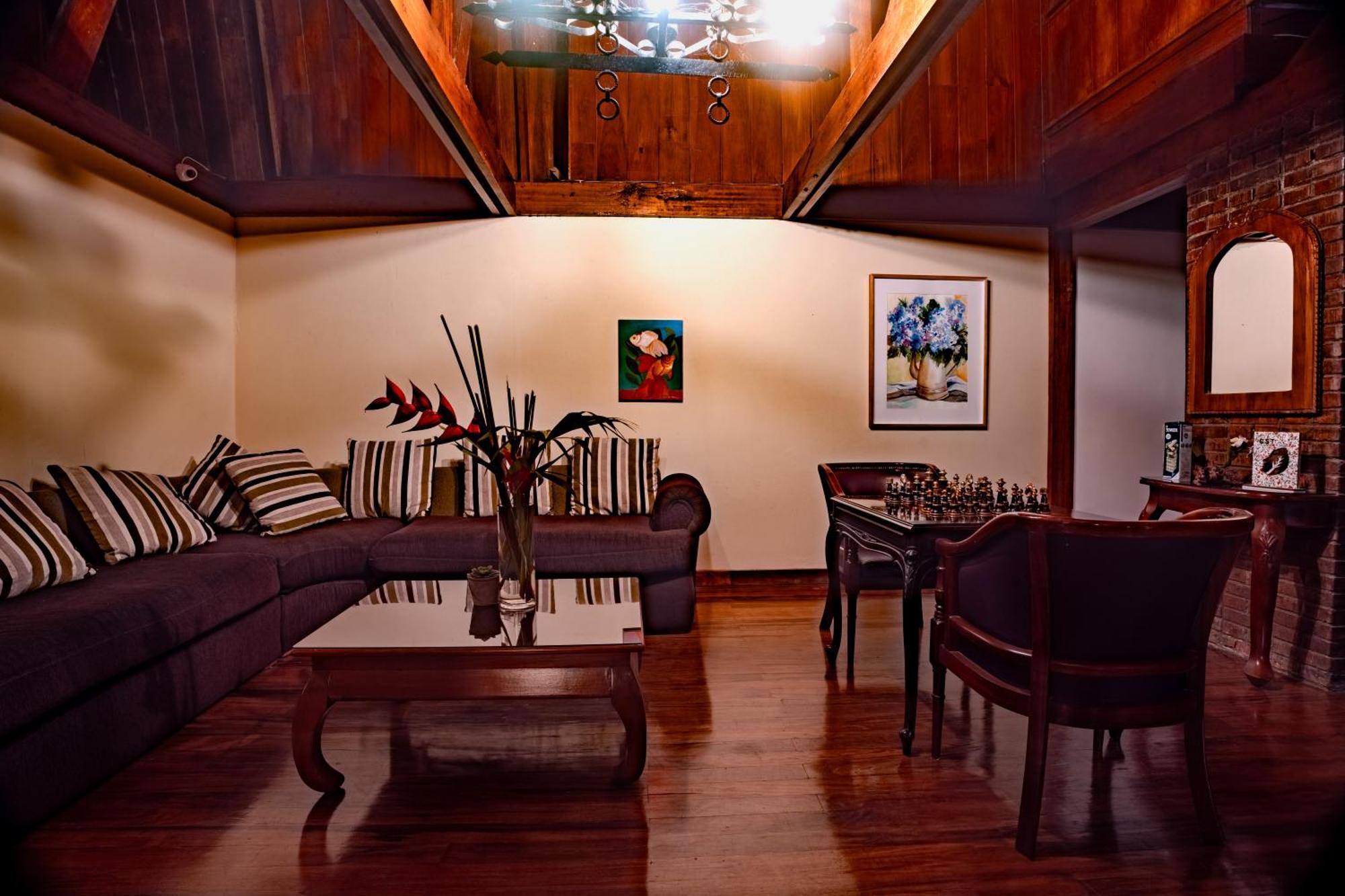 Hotel Villa Florencia Turrialba Exterior foto