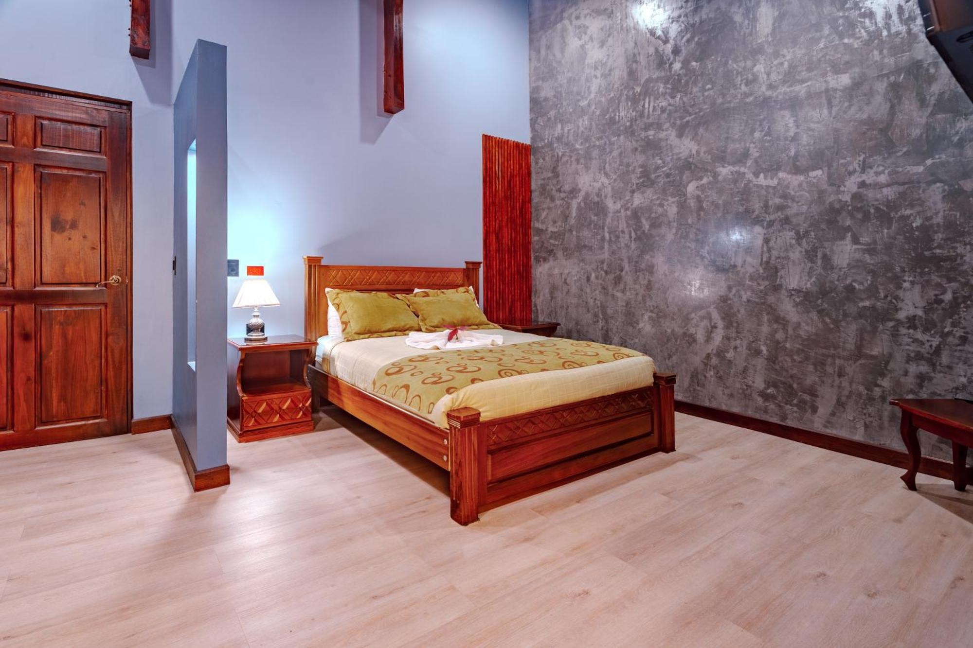 Hotel Villa Florencia Turrialba Quarto foto